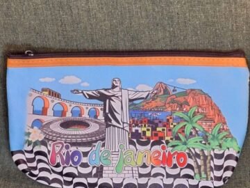 necesserie grande Rio de Janeiro divertida com pontos turístico arcos da lapa, favela, cristo , maracanã, pão de açúcar.