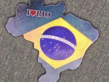 imã de geladeira de mapa de metal eu amo Rio, brasil, bandeira do Brasil.