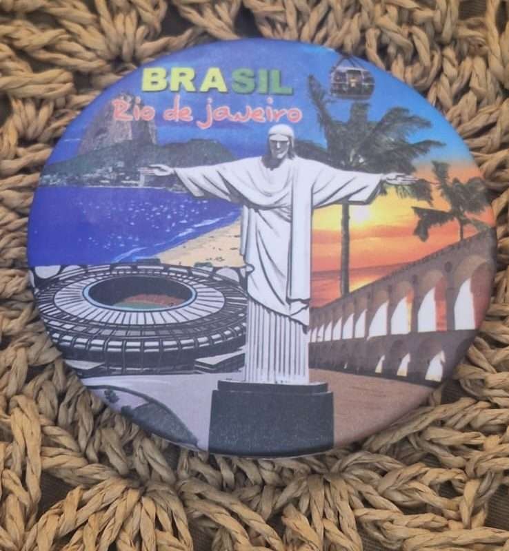 Espelho de plástico arcos da lapa com pontos turístico do Rio de Janeiro, cristo , maracanã, pão de açúcar.