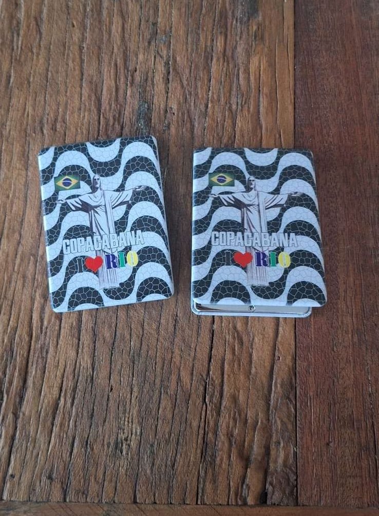 espelho de bolsa calçadão de Copacabana preto e branco, Rio de Janeiro, Brasil, Cristo