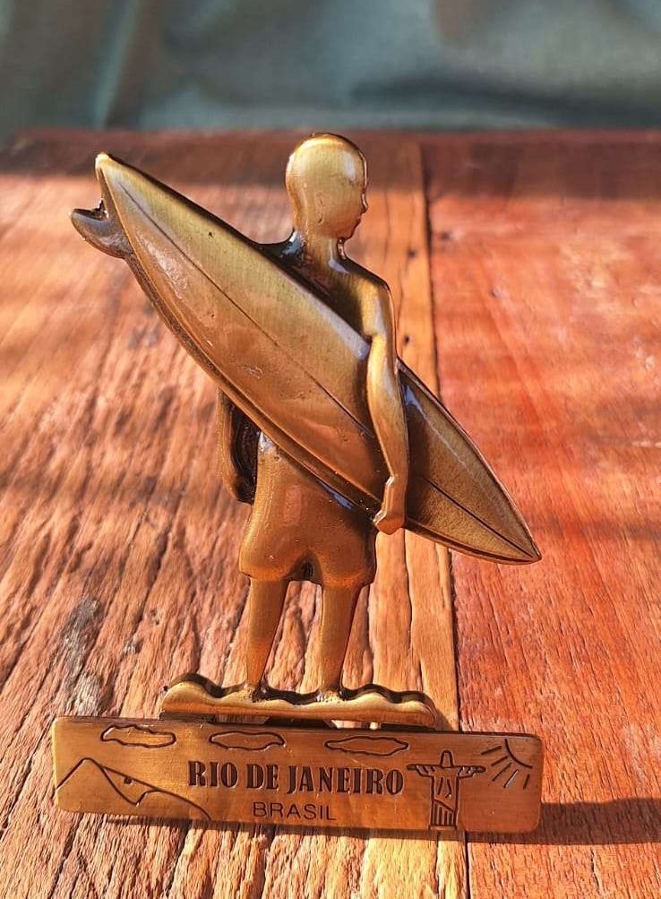 Placa Surfista em metal para decoração – Rio de Janeiro