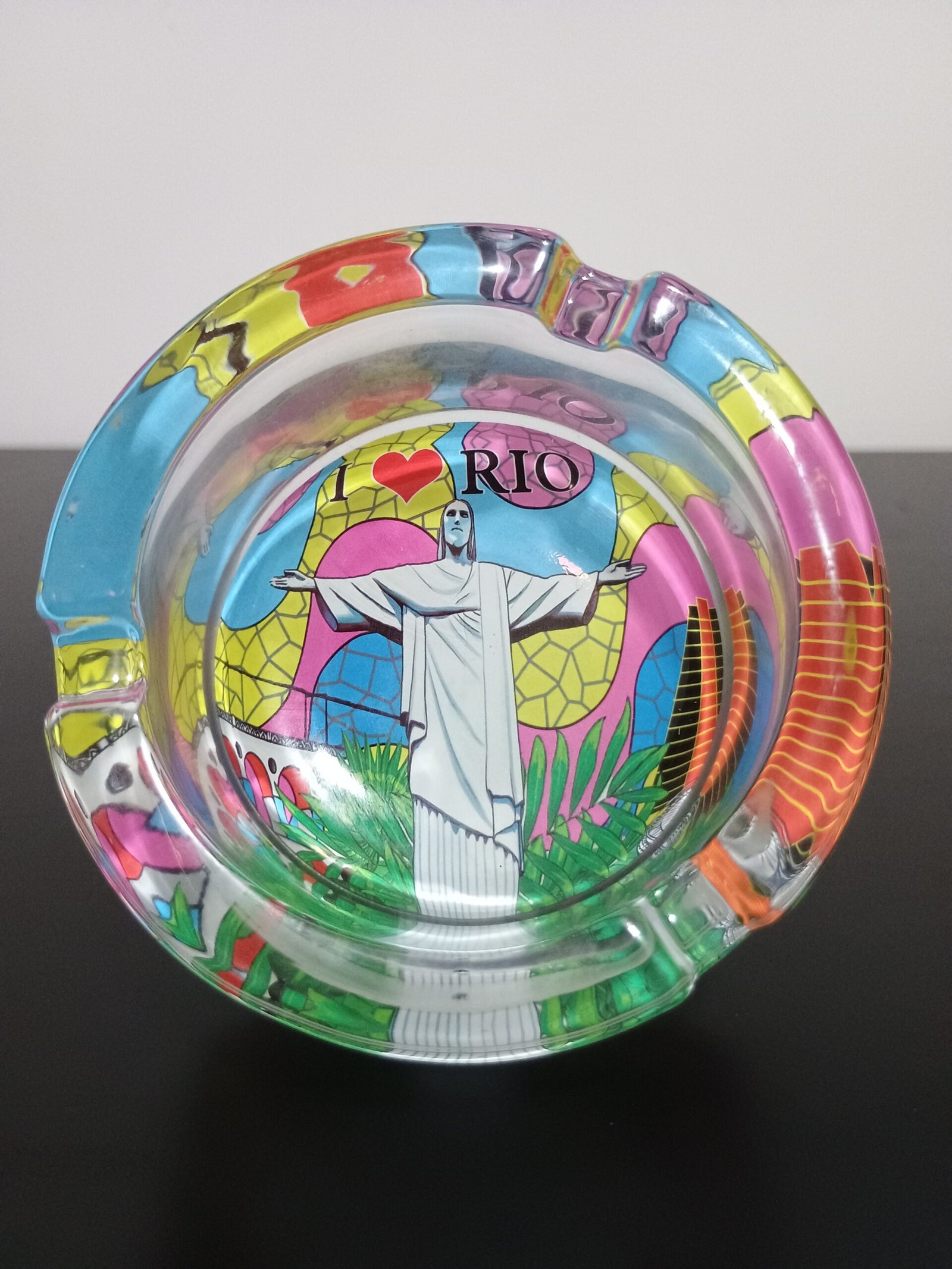 cinzeiro calçadão de Copacabana colorido Cristo redentor