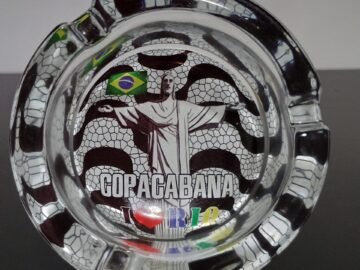 cinzeiro calçadão de Copacabana preto e branco eu amo Rio com cristo redentor