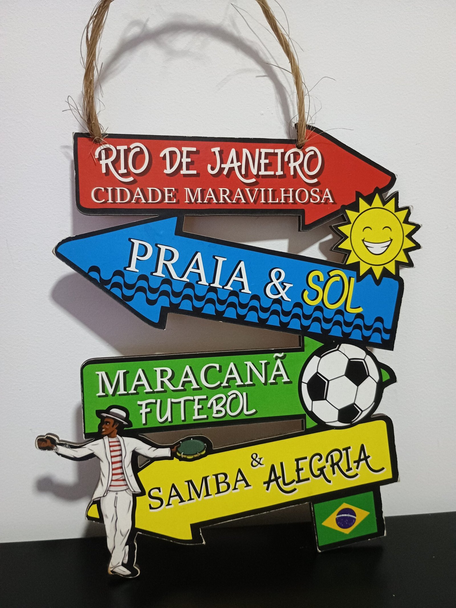 Placa de parede no Rio de Janeiro cidade maravilhosa praia e sol maracanã futebol samba e alegria