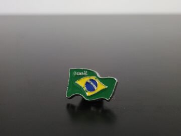 Botton Bandeira do Brasil dourada