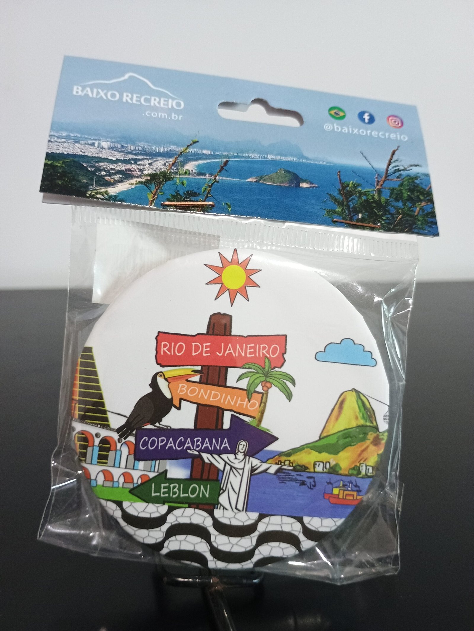 Espelho de plástico  placas com pontos turísticos do Rio de Janeiro, maracanã, Corcovado, Lapa, bondinho, bandeira do Brasil, Leblon.