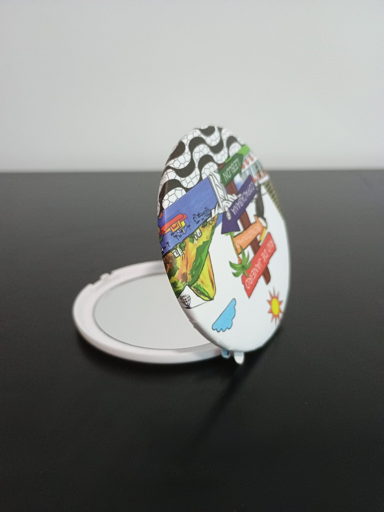 Espelho de plástico  placas com pontos turísticos do Rio de Janeiro, maracanã, Corcovado, Lapa, bondinho, bandeira do Brasil, Leblon.