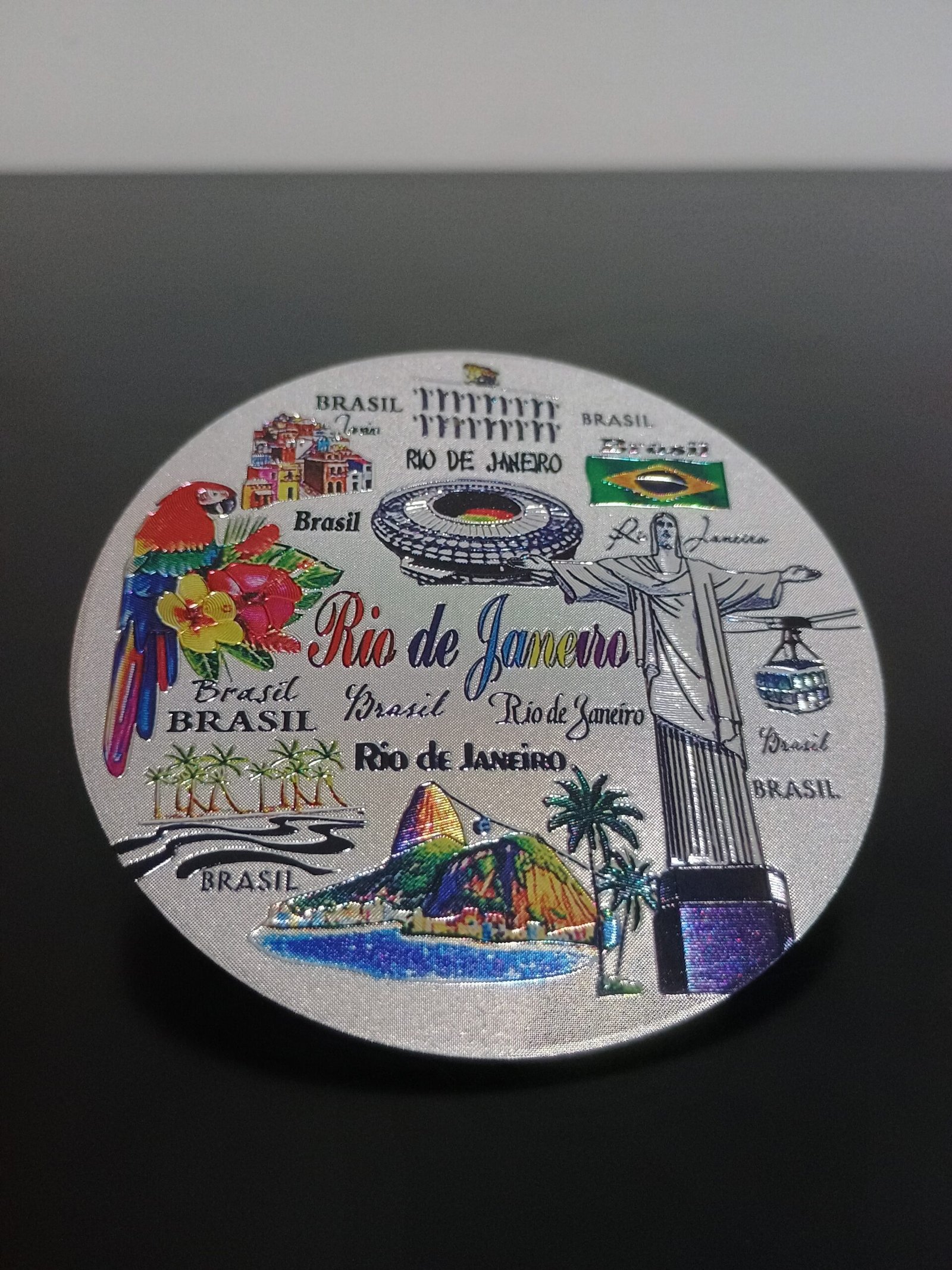 Imã de geladeira redondo pontos turístico do Rio de Janeiro arcos da lapa, cristo , maracanã, pão de açúcar.
