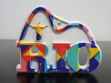 Imã de geladeira em resina Cristo