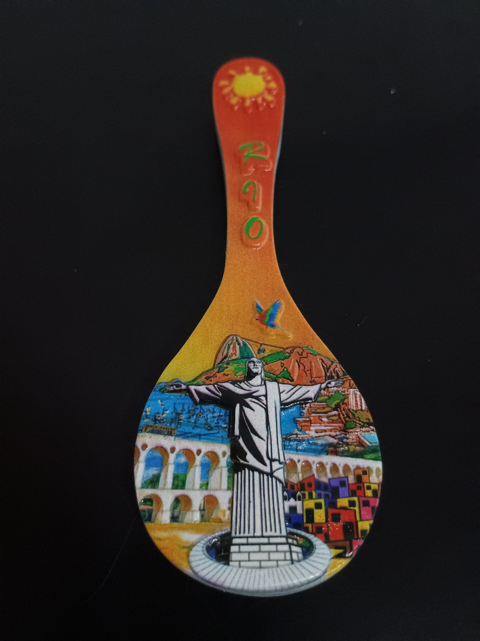 Imã de geladeira em resina Cristo redentor colher