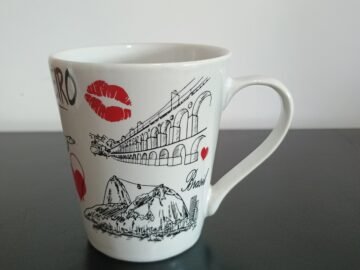 Caneca grande estampa coração e beijos, Cristo, bondinho, lapa, maracanã redonda