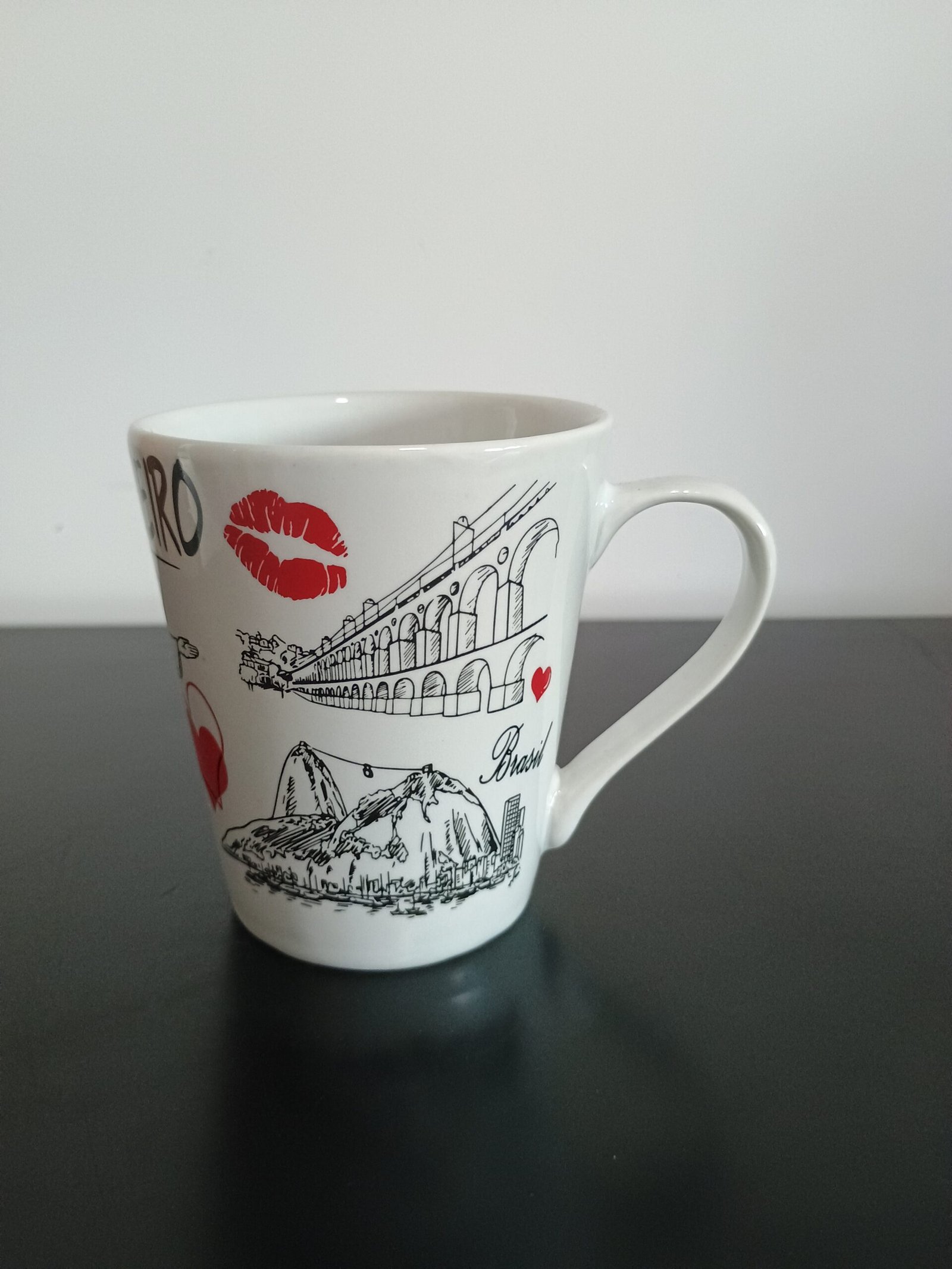 Caneca grande estampa coração e beijos, Cristo, bondinho, lapa, maracanã redonda