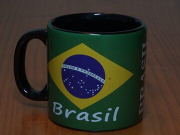 xicara media bandeira do Brasil redonda